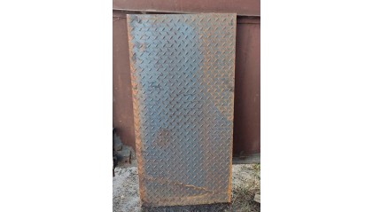 лист стальной рифленый чечевица 5 мм Ст3 купить в Санкт-Петербурге