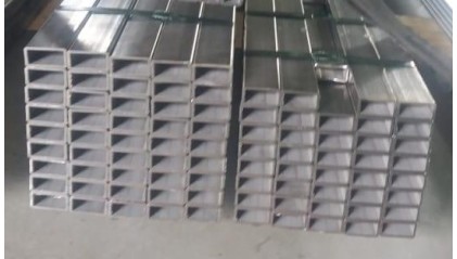 трубу нержавеющую профильную Б/Ш прямоугольную 100x40 5 мм AISI 201 купить в Санкт-Петербурге