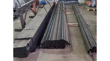 Труба стальная профильная бесшовная квадратная 100x100x4 мм 09Г2С ГОСТ 13663-86 фото