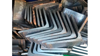 уголок стальной гнутый равнополочный 40x40x2,5 мм 08пс купить в Санкт-Петербурге