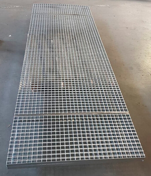 Решетчатый сварной настил SP 34x38 / 30x3 мм Ст3 ТУ 5262-001-81167288-2009 фото